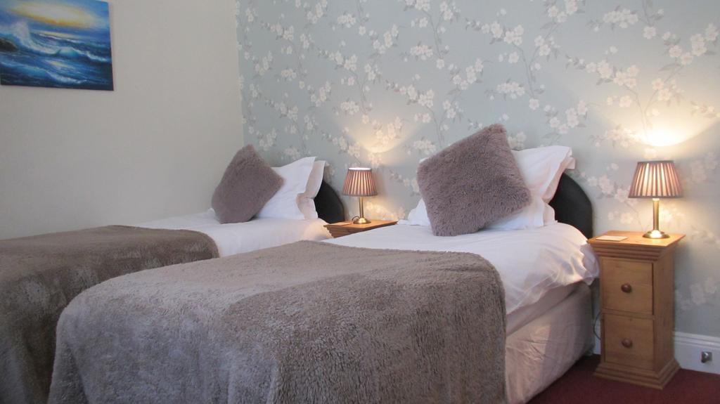 The Woodlands Hotel Ilfracombe Room photo